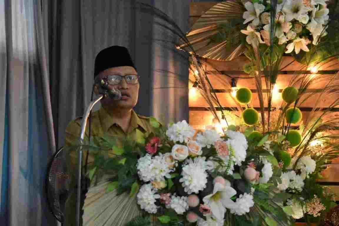 Kepala Kankemenag Sidoarjo Hadiri Wisuda Purnasiswa MTsN 4 Sidoarjo