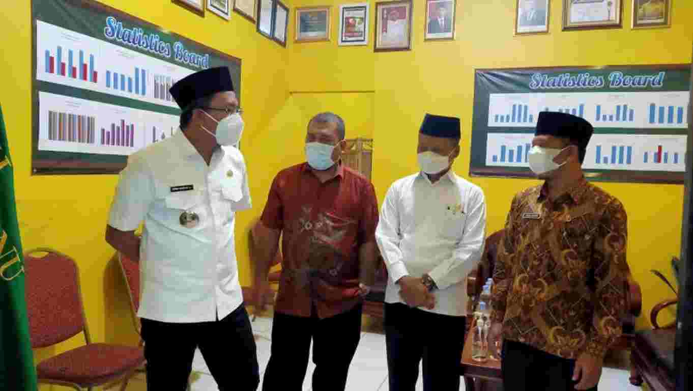 Bupati Sidoarjo Sidak Simulasi PTM Di MINU Pucang
