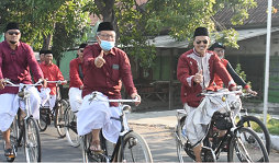 Meriahkan HSN 2021, Kakankemenag Sidoarjo Ngonthel Bareng Bersarung