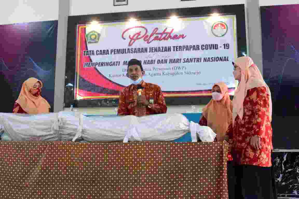 Dharmawanita Persatuan KanKemenag Sidoarjo Gelar Pelatihan Pemulasaran Janazah Terpapar<br>Covid 19
