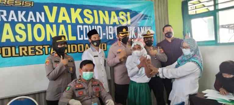 Kick-off Vaksinasi Anak di MIN 2 Sidoarjo