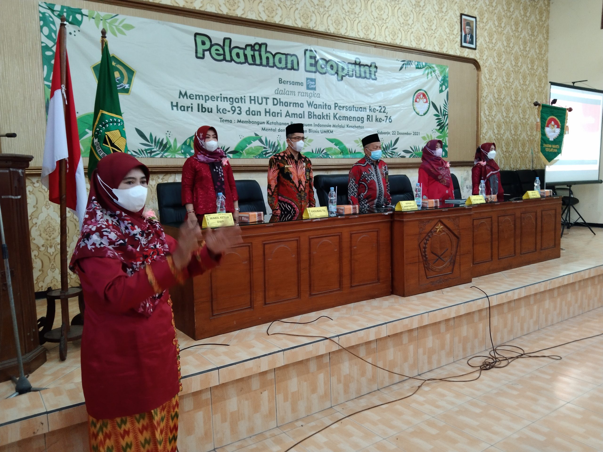 Pelatihan Ecoprint untuk Membangun Ketahanan Perempuan Indonesia