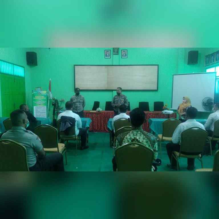 Hadirkan Kanit Bimas Polsek Tulangan dan Babinkamtibmas dalam Seleksi Tenaga Keamanan di MTsN 4 Sidoarjo