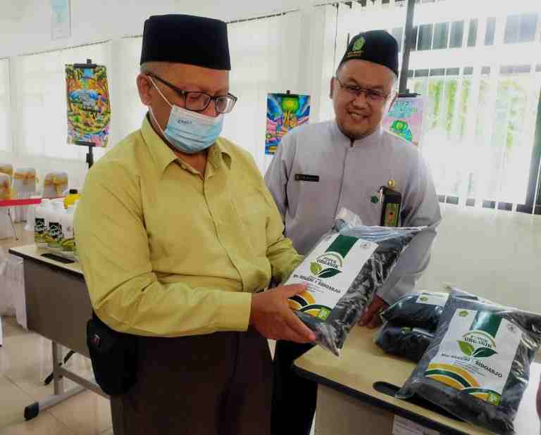 Geliat  Hari  Peduli Sampah Nasional 2022 Bersama MTsN 1 Sidoarjo