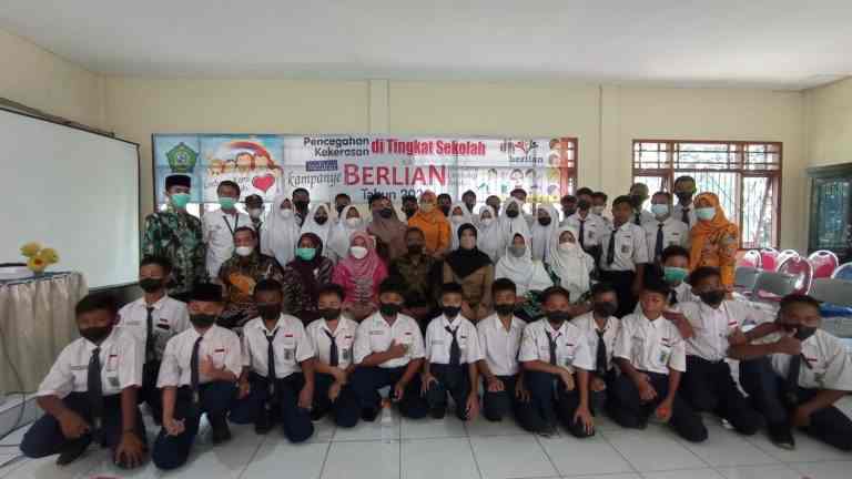 Dinas P3AKB bersama Penyuluh Agama Islam Non PNS Kec. Balongbendo Sosialisasikan Kampanye Berlian