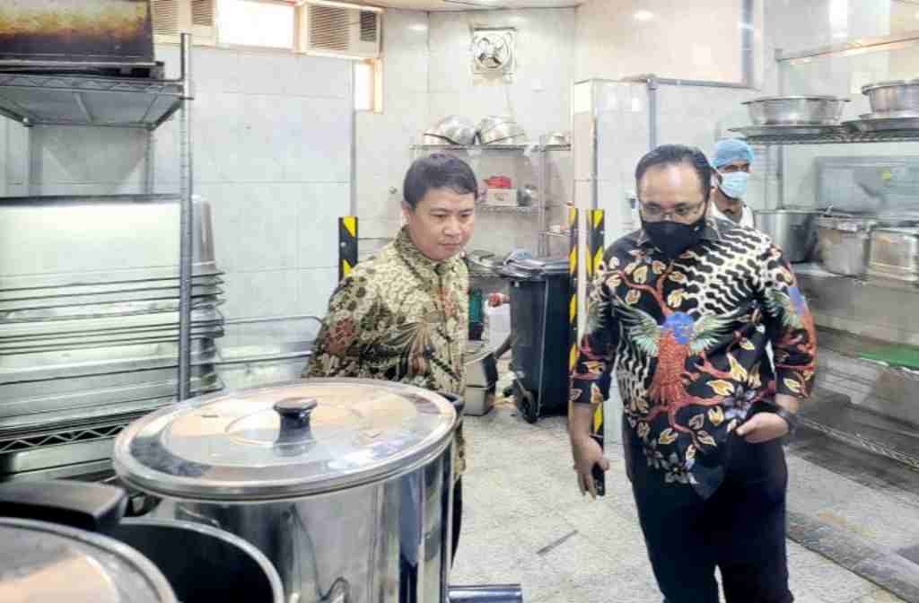 Tinjau Dapur Katering di Madinah, Menag: Ada Juru Masak dan Bahan Baku Indonesia