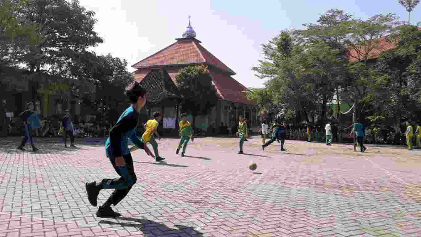Futsal Tetap Jadi Favorit <em>Class Meeting</em> di MTsN 4 Sidoarjo