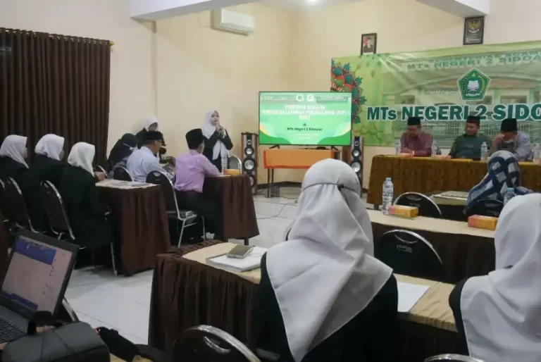 Berakhirnya PLP I Mahasiswa UINSA di MTsN 2 Sidoarjo