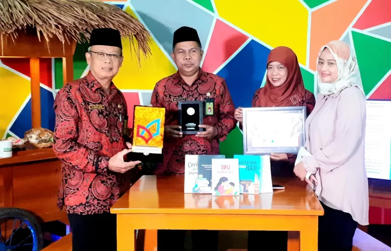 Mimbar TV Undang Tim Literasi MTsN 4 Sidoarjo dalam Program Talkshow