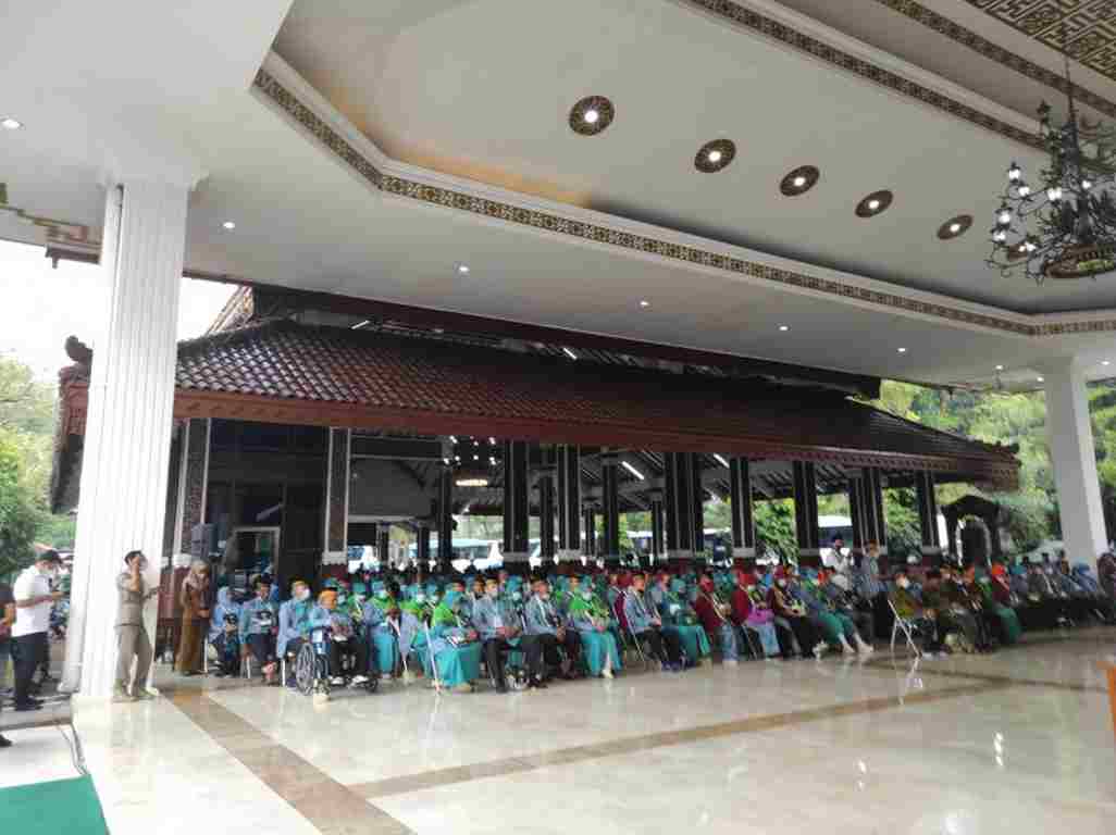 Jamaah Haji Kabupaten Sidoarjo Kloter 32 dan 33 Di berangkatkan Bupati