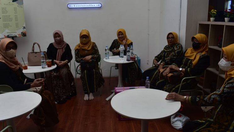 Dharmawanita Persatuan Kantor Kementerian Agama Kabupaten Sidoarjo Terima Kunjungan   Dharmawanita Persatuan Kanwil Provinsi NTB