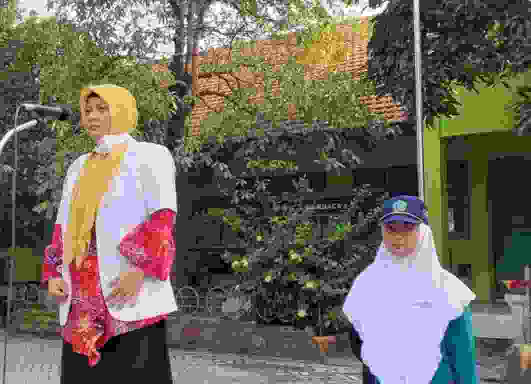 Hari kedua pelaksanaan Masa Ta’aruf Siswa Madrasah (Matsama) di MTsN 4 Sidoarjo berjalan lancar, Selasa (19/7).