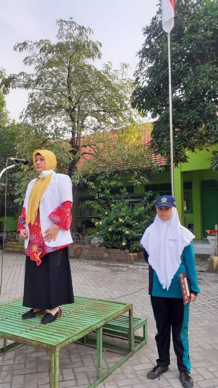 Hari kedua pelaksanaan Masa Ta’aruf Siswa Madrasah (Matsama) di MTsN 4 Sidoarjo berjalan lancar, Selasa (19/7).