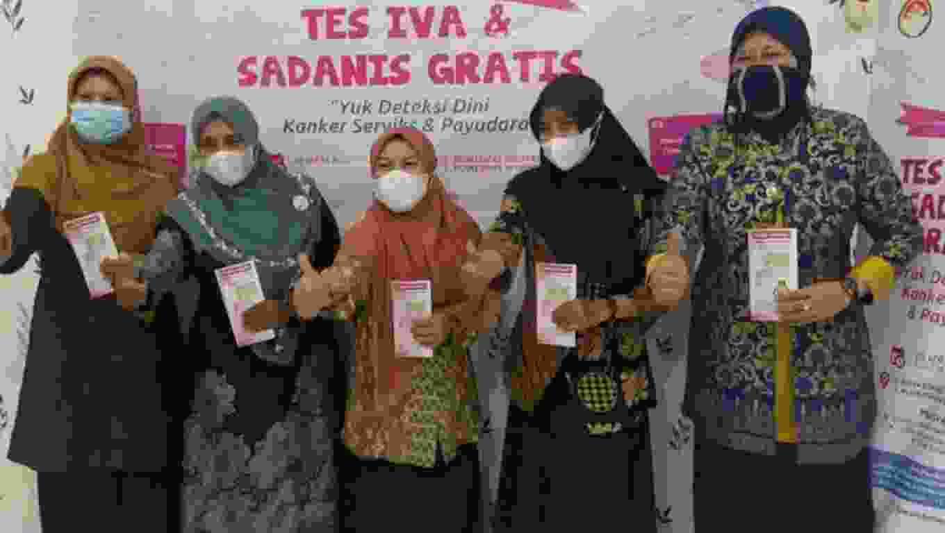 Anggota DWP Sub Unit MTsN 4 Sidoarjo Dukung Pelaksanaan Tes IVA dan Sadanis di Kankemenag Sidoarjo