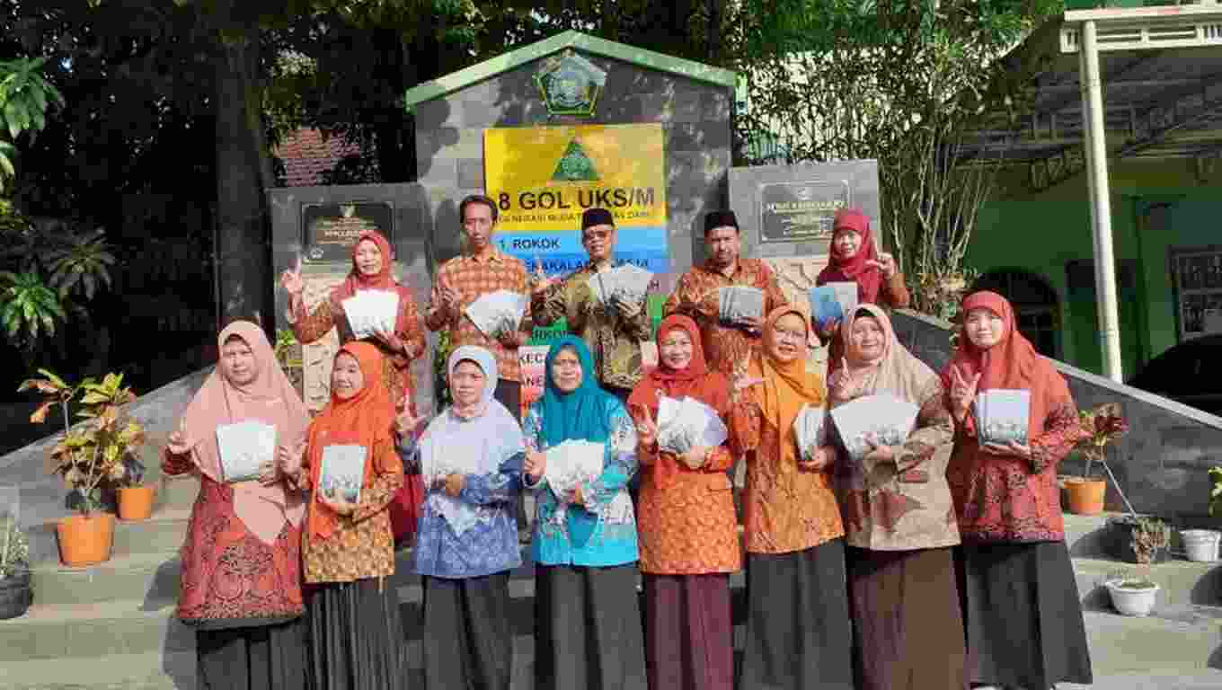 “Merefleksikan Indonesia 2021” Sebuah Judul Buku Antologi Artikel Guru MTsN 4 Sidoarjo