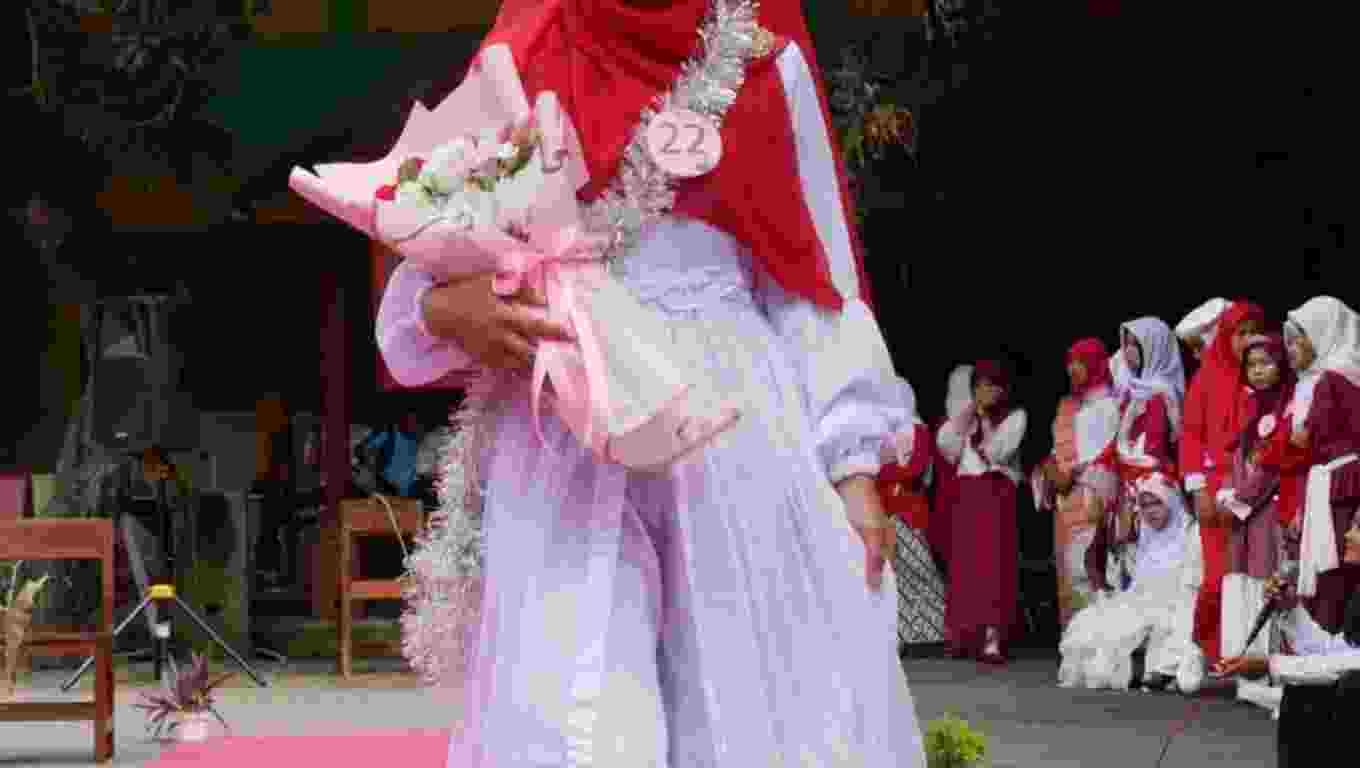 Kemeriahan Lomba Fashion Show di MTsN 2 Sidoarjo