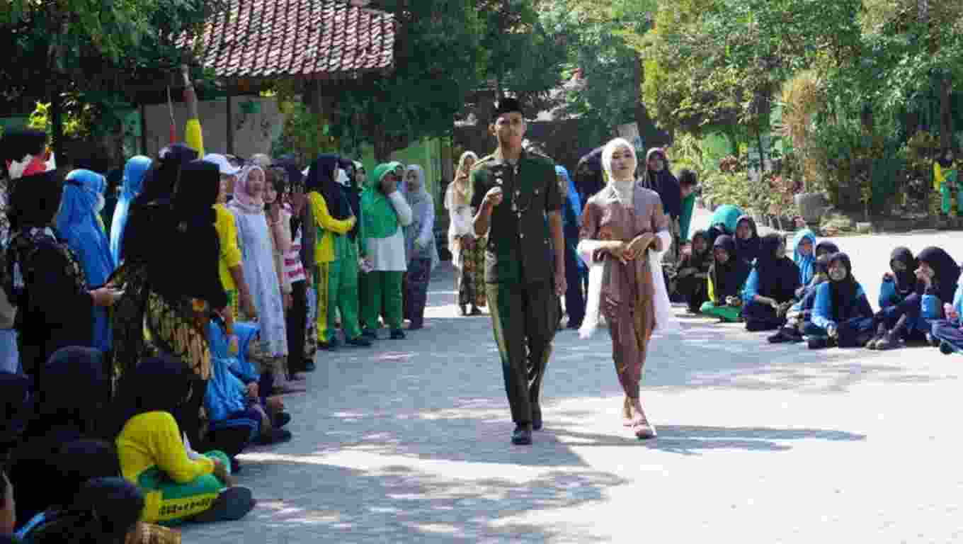 Puncak Acara Peringatan HUT Ke-77 Kemerdekaan RI di MTsN 4 Sidoarjo