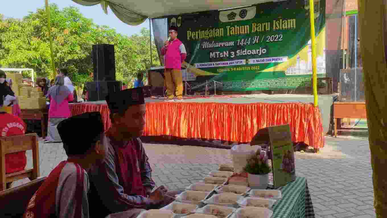MTs NEGERI 3 SIDOARJO GELAR BAZAR DALAM PERINGATAN 1 MUHARRAM 1444 H