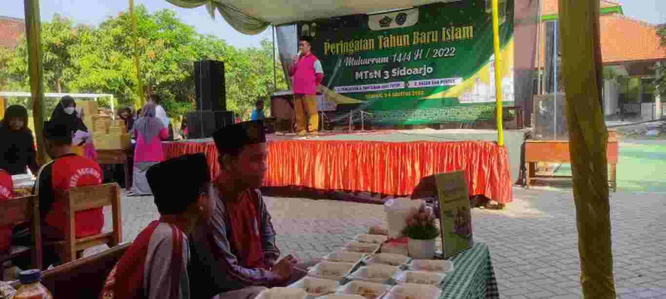 MTs NEGERI 3 SIDOARJO GELAR BAZAR DALAM PERINGATAN 1 MUHARRAM 1444 H