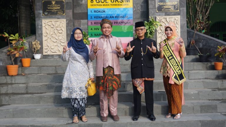 Siswa MTsN 4 Sidoarjo Meraih Predikat Sebagai Duta Literasi Sekolah dalam Ajang FLS 2022