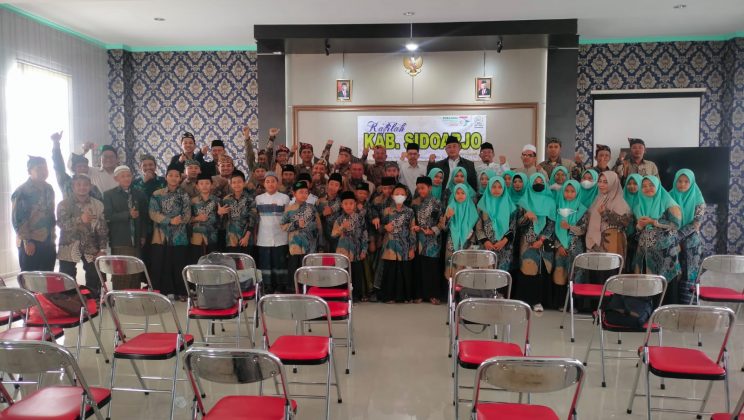 Kakankemenag bersama Kasi PD Pontren Berangkatkan Kontingen Sidoarjo di Ajang Porsadin V ke Bondowoso