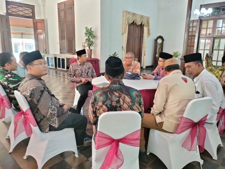 Kasi PD Pontren Kemenag Kabupaten Sidoarjo Menjadi Moderator Penguatan Islam Wasathi