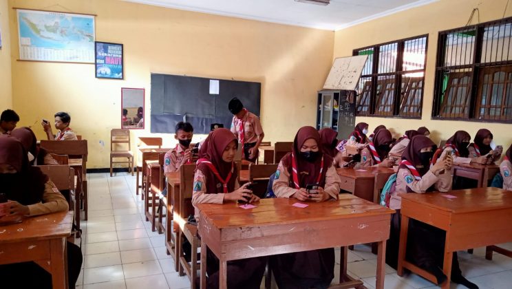 Sosialisasi AKMI di MTsN 2 Sidoarjo
