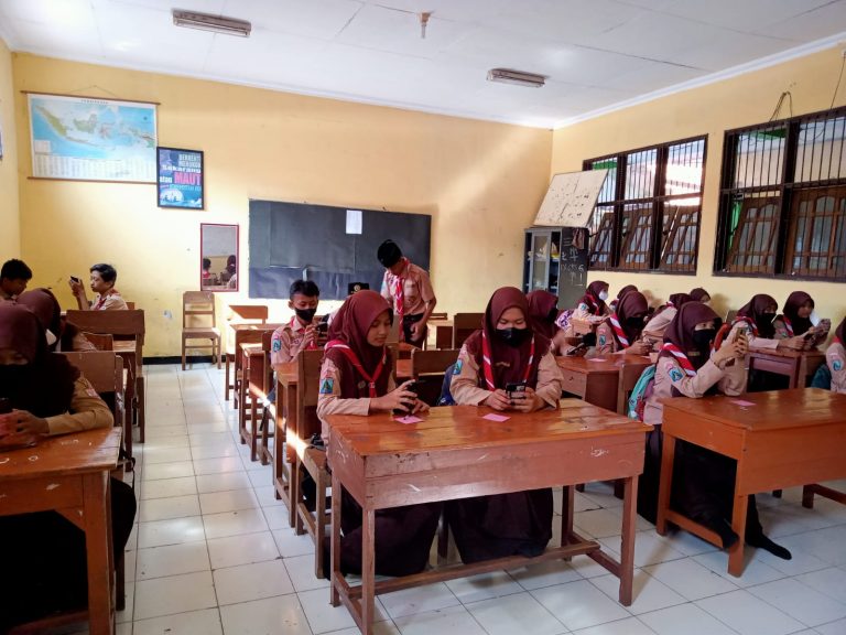 Sosialisasi AKMI di MTsN 2 Sidoarjo