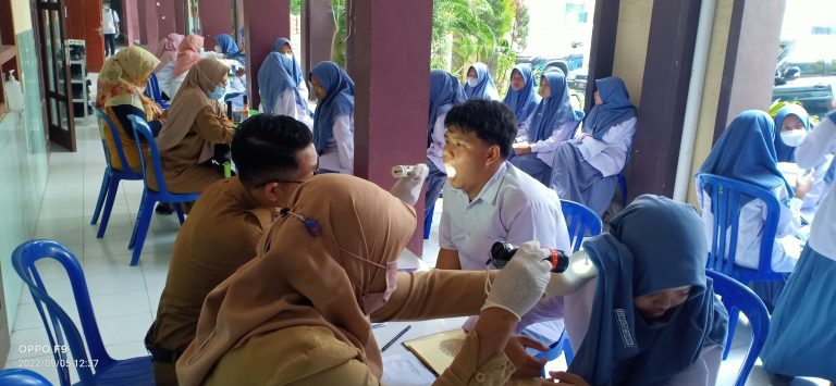 474 Siswa Kelas X MAN Sidoarjo Jalani Penjaringan Kesehatan Anak Usia Sekolah Lanjutan
