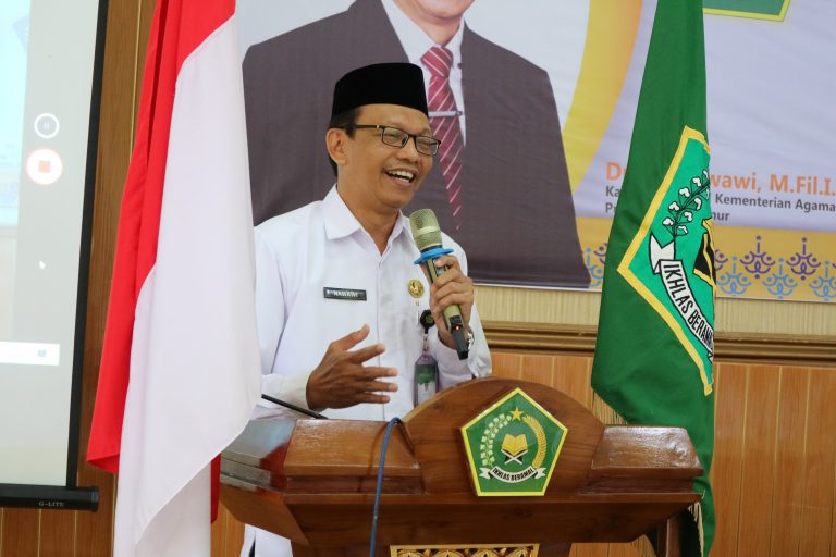Penguatan Moderasi Beragama, Kabag TU : Mari Taat Beragama namun Tetap dalam Bingkai Ke-Indonesiaan