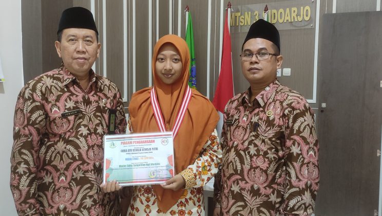 Chika Ayu Revalina Siswa MTsN 3 Sidoarjo Juara Olimpiade PAI Online di Sragen