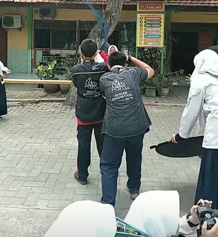Jurnalis Cilik MTsN 2 Sidoarjo Semangat Persiapkan Majalah Madrasah Edisi 14