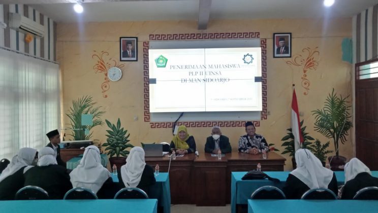 Mahasiswa UINSA Laksanakan PLP II di MAN Sidoarjo
