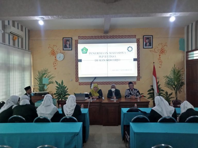 Mahasiswa UINSA Laksanakan PLP II di MAN Sidoarjo