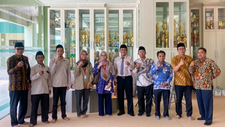 Kasi PD Pontren Dampingi Tim Kementerian PMK RI dan Kanwil Kemenag Jatim Sidak Pesantren Ramah Santri