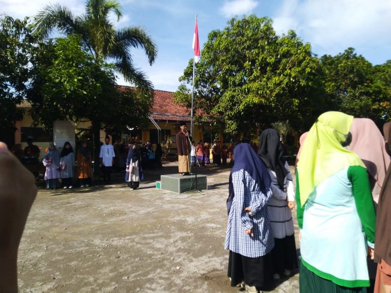 MTs Negeri 3 Sidoarjo Gelar Upacara Peringatan Hari Santri Nasional 2022