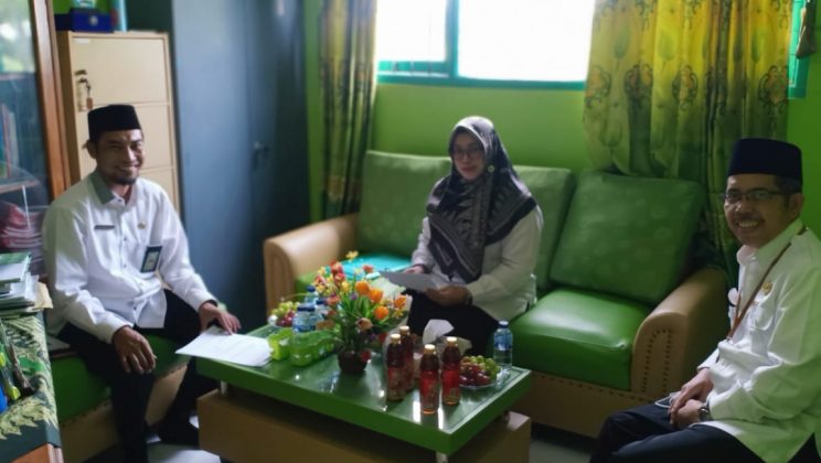 Monitoring ANBK oleh Kepala Kankemenag di MIN 2 Sidoarjo