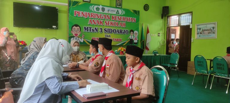 Screening Kesehatan Siswa, MTsN 3 Sidoarjo Rangkul Puskesmas Tarik