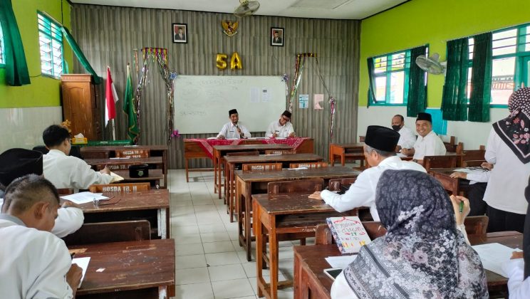 Kamad MIN 2 Sidoarjo Sosialisasi SE Bupati Sidoarjo tentang Optimalisasi ZIS