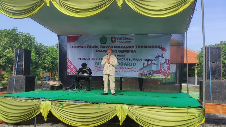 MTsN 3 Sidoarjo Gelar Pawai Kreatif Peringatan Hari Sumpah Pemuda dan Hari Pahlawan Tahun 2022