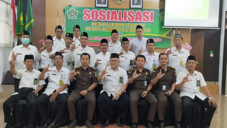 Penyuluhan Hukum Terpadu oleh Kejaksaan Negeri di MTsN 1 Sidoarjo
