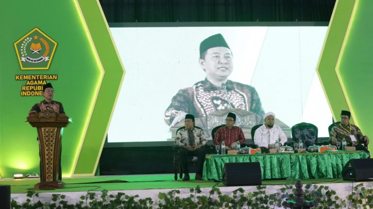 <em>Mudzakarah Rekomendasikan Penyesuaian Biaya Perjalanan Ibadah Haji</em>