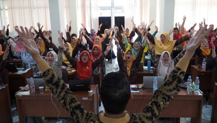 Guru MTsN 4 Sidoarjo Ikuti ToT Fasda Literasi Se Jawa Bali