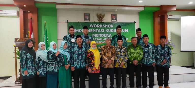 Pengawas Madrasah Sidoarjo Juara Favorit dalam Ajang GTK Madrasah Berprestasi 2022