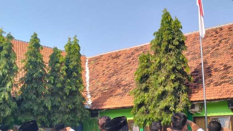 Apel Penghormatan Bendera dan Doa, Kasubag TU : Zona Integritas Punya Makna Sangat Luas