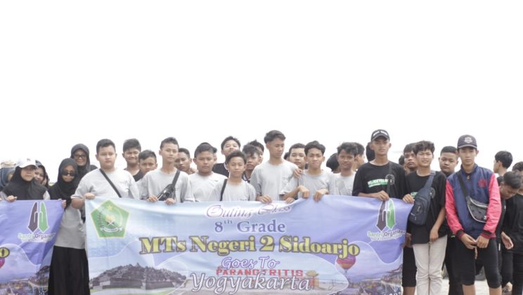 Serius dan Santai pada Outing Class MTsN 2 Sidoarjo