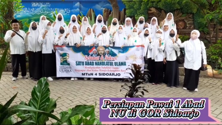 MTsN 4 Sidoarjo Ikuti Pawai 1 Abad NU di GOR Sidoarjo