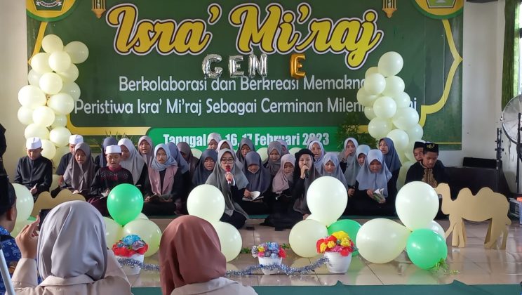 MTsN 1 Sidoarjo Berkolaborasi, Berkreasi Memaknai Peristiwa Isra’ Mi’raj 1444 H