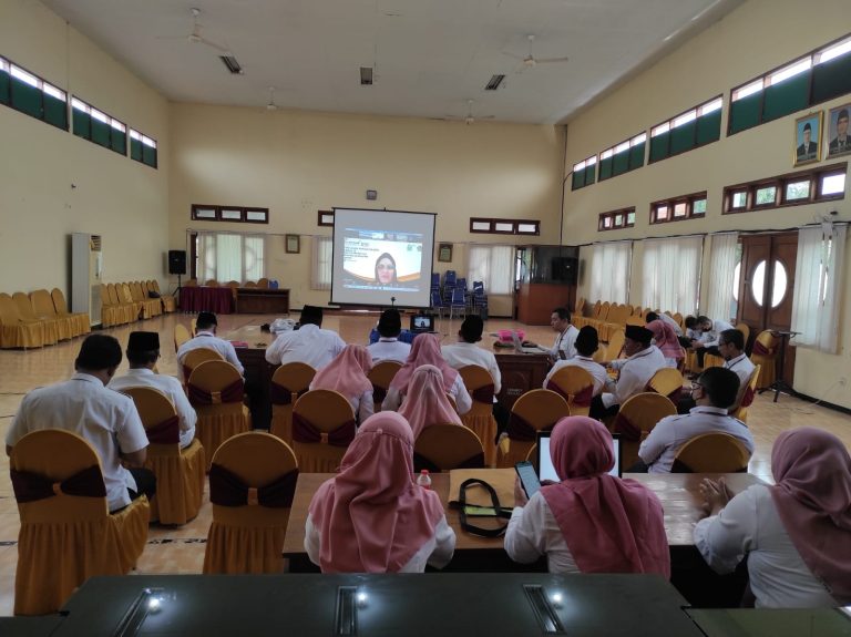 Kasubag TU Beserta Tim ZI Ikut Arahan Pelaksanaan Penilaian Pendahuluan Calon Pilot Project PMPZI Tahun 2023