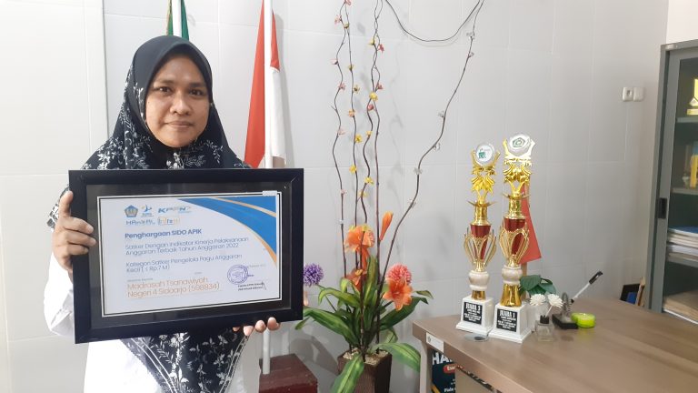 Kepala KPPN Sidoarjo Lakukan Kunjungan Kerja ke MTsN 4 Sidoarjo